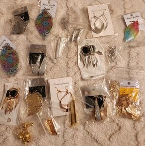 Fashion Jewelry Multicolor and Metallic Earrings Collection